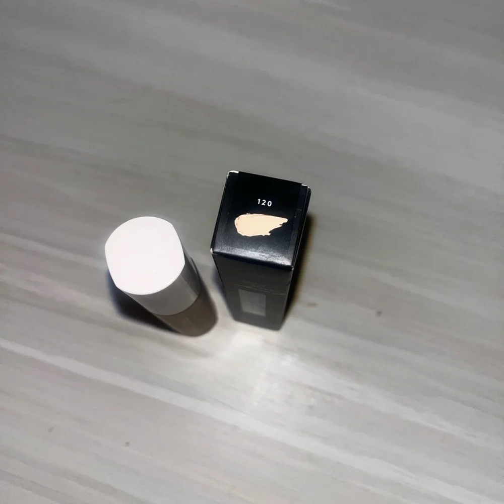 Fenty Concealer - Picture 2 of 2